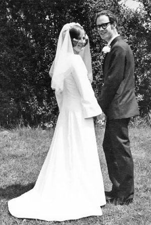 1960s wedding www.FranglaiseMummy.com